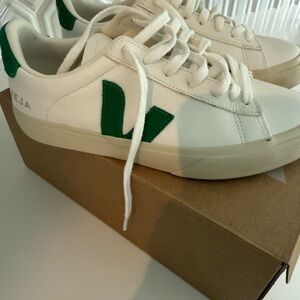 Veja Campo Extra-White and Emerald Green Campo Sneakers Sz 7